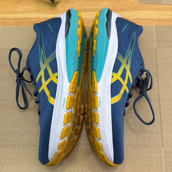 Asics GT-2000 11 Blue and Gold sneakers - Picture 4 of 6